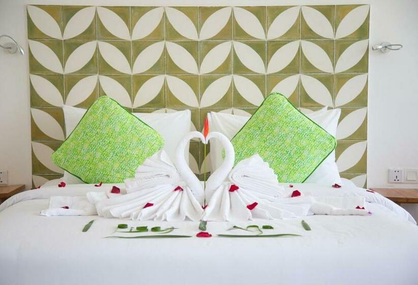 Номер Deluxe Вид на Море с Балконом, Naiya Sea Resort