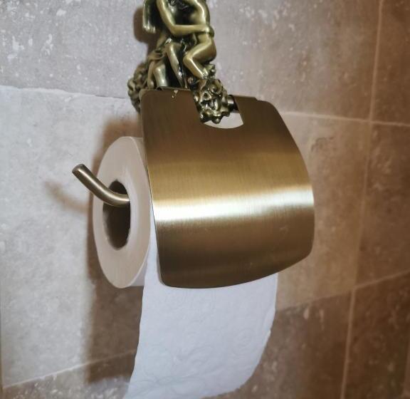 标准三人间, Ilios Guest House