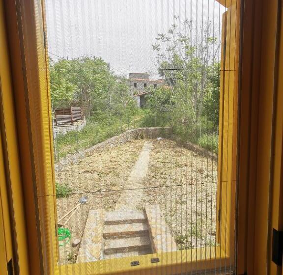 标准三人间, Ilios Guest House