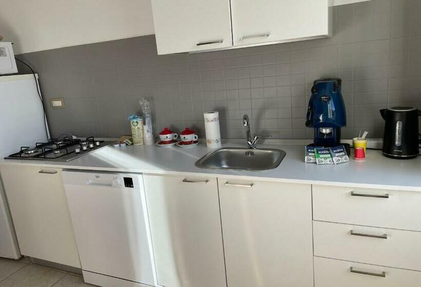 חדר סטנדרט עם מיטת קינג, Mezzaluna Guest House