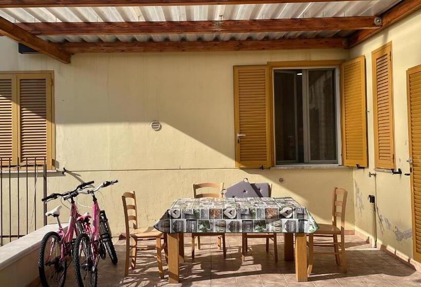 חדר סטנדרט עם מיטת קינג, Mezzaluna Guest House