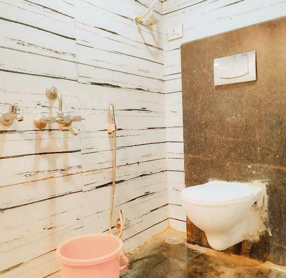 Superior Yhden Hengen Huone, Guru Kripa 500mtr From Shreenathji Temple