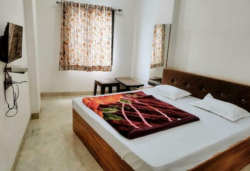 Deluxe-huone King-vuode, Guru Kripa 500mtr From Shreenathji Temple