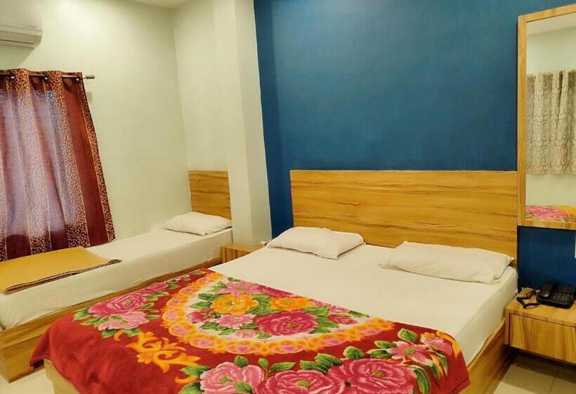 Deluxe-huone King-vuode, Guru Kripa 500mtr From Shreenathji Temple