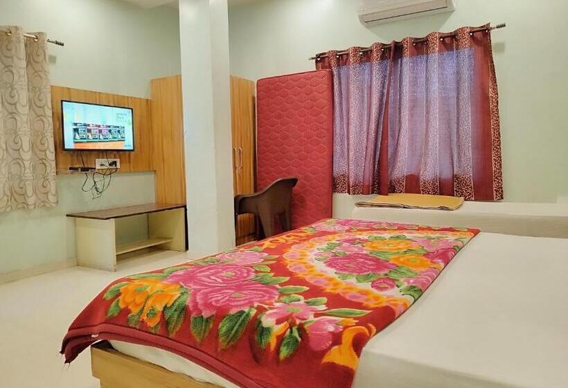 Deluxe-huone King-vuode, Guru Kripa 500mtr From Shreenathji Temple