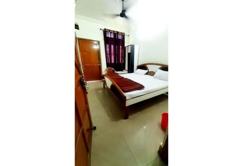 Quarto Estandar, Ashirwad, Uttarkashi
