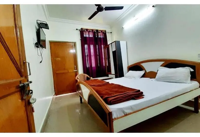Quarto Triplo Estandar, Ashirwad, Uttarkashi