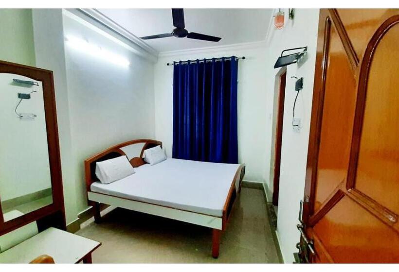 스탠다드 트리플 룸, Ashirwad, Uttarkashi