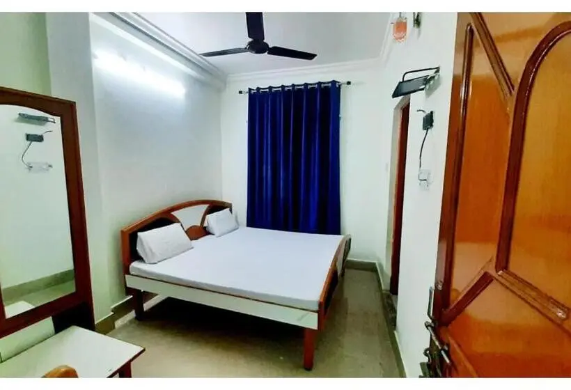 Quarto Triplo Estandar, Ashirwad, Uttarkashi