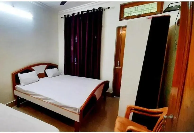 Quarto Triplo Estandar, Ashirwad, Uttarkashi
