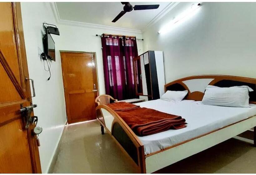 패밀리 룸, Ashirwad, Uttarkashi