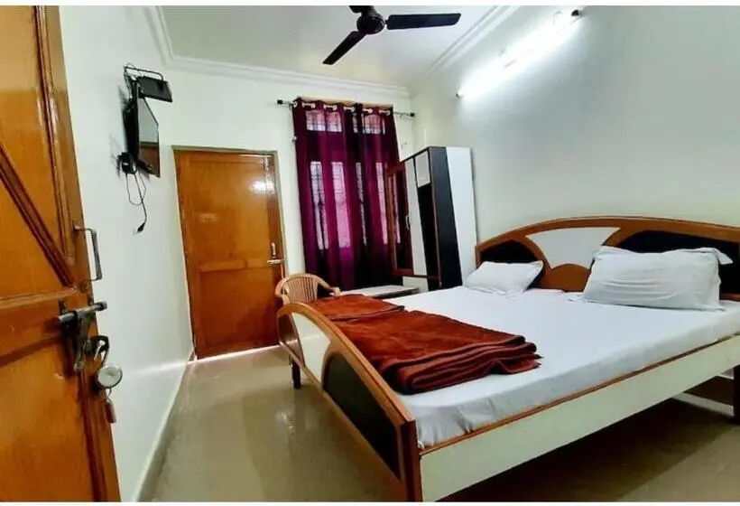 Quarto Familiar, Ashirwad, Uttarkashi