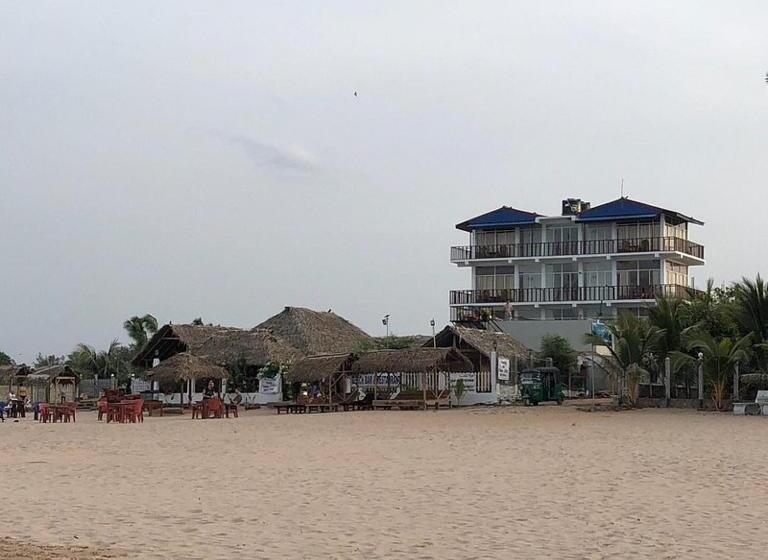 家庭间, Resort Maya Beach