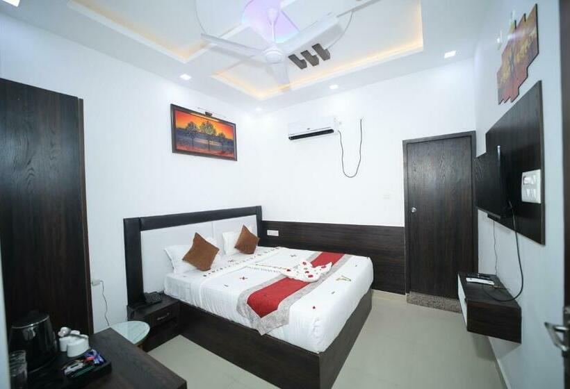 חדר דלוקס, The Hotel Paradise