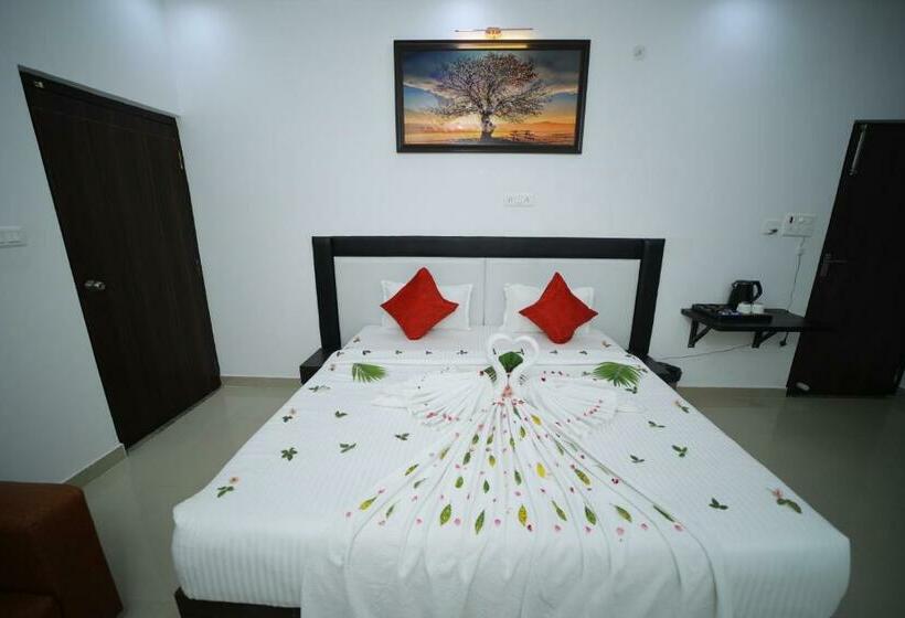 חדר אקונומי, The Hotel Paradise