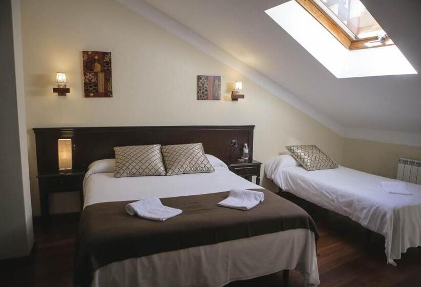 اتاق استاندارد سه نفره, Hospedium Hotel La Fuente