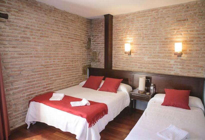 Четырехместный Номер Стандарт, Hospedium Hotel La Fuente