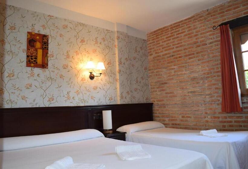 Четырехместный Номер Стандарт, Hospedium Hotel La Fuente