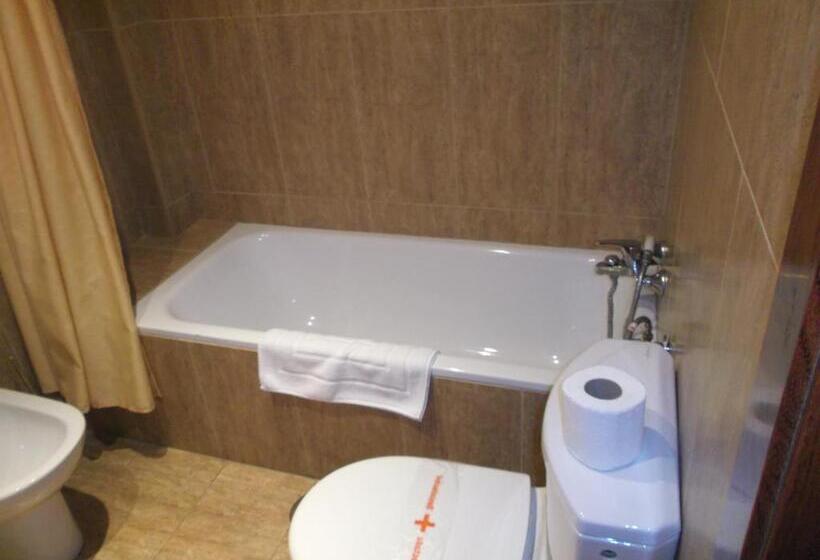 Номер Стандарт Трехместный, Hospedium Hotel La Fuente