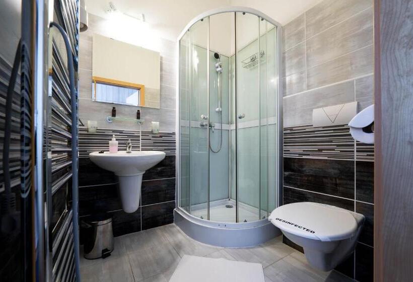 اتاق استاندارد یک نفره, Mini Hotel Akord