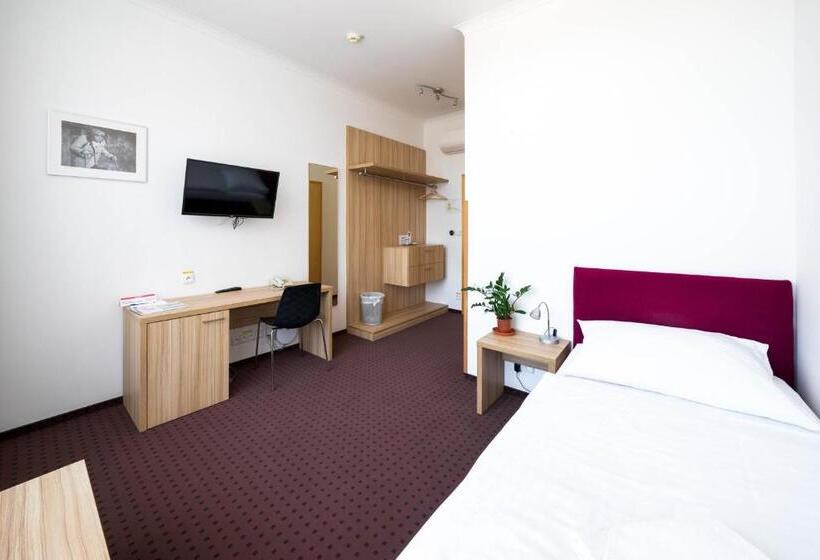 اتاق استاندارد یک نفره, Mini Hotel Akord