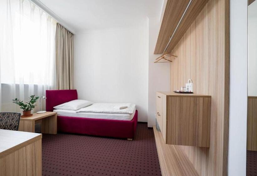 חדר סטנדרד יחיד חדר אמבטיה משותף, Mini Hotel Akord