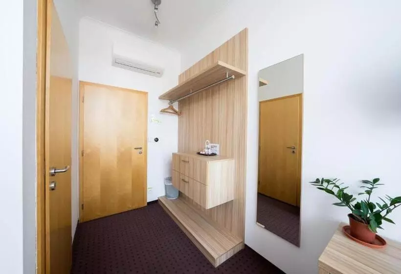 スタンダードルーム, Mini Hotel Akord