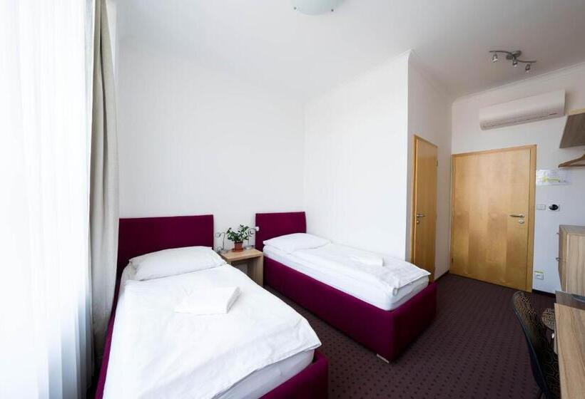 اتاق استاندارد, Mini Hotel Akord