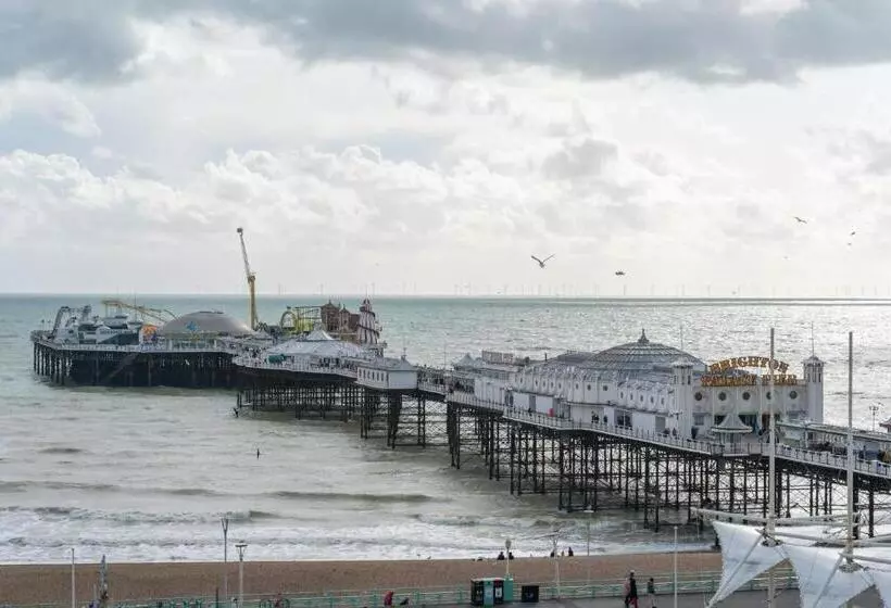 سوئیت پنت هاوس, Amsterdam Hotel Brighton Seafront