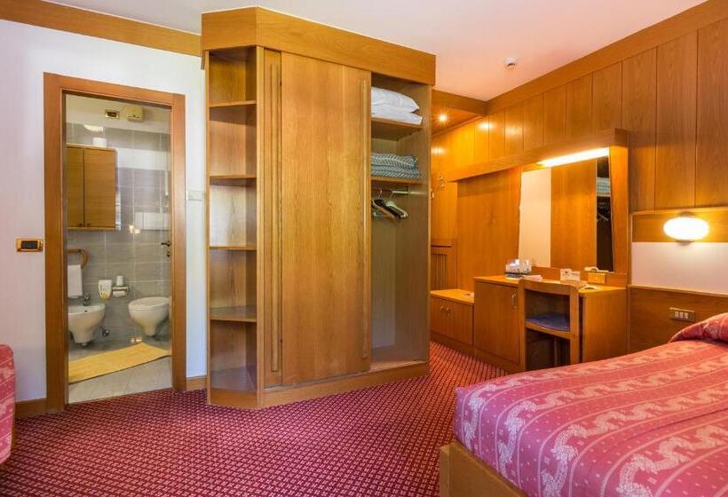 חדר קלאסי לשלושה, Bellavista