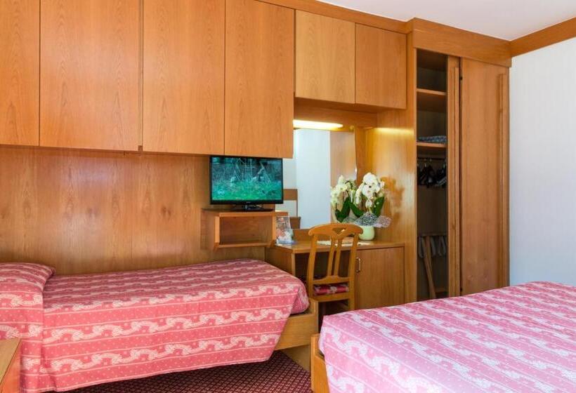 חדר קלאסי לשלושה, Bellavista