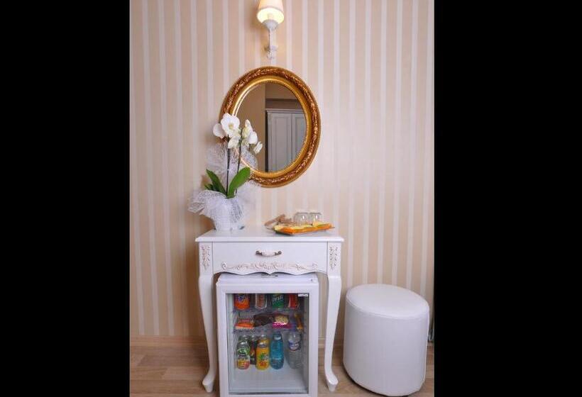 エコノミートリプルルーム, Divani Ali