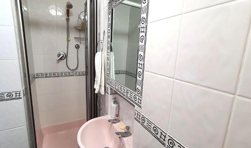 غرفة قياسية فردية, Fleurie Guest House