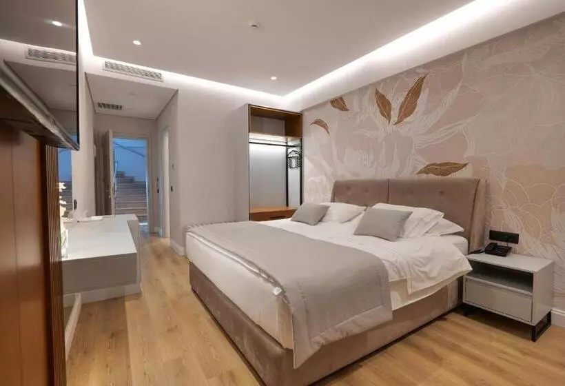اتاق لوکس با چشمانداز دریا, Oasis