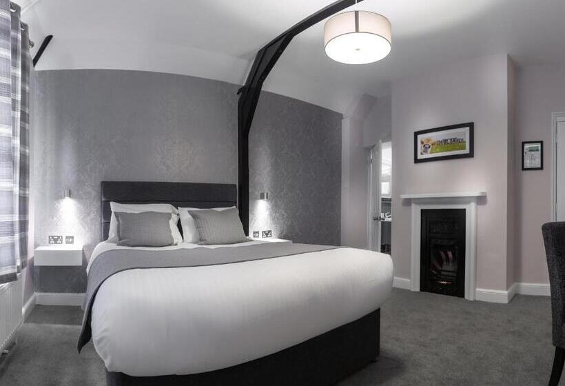 带大床的标准间, Qudos