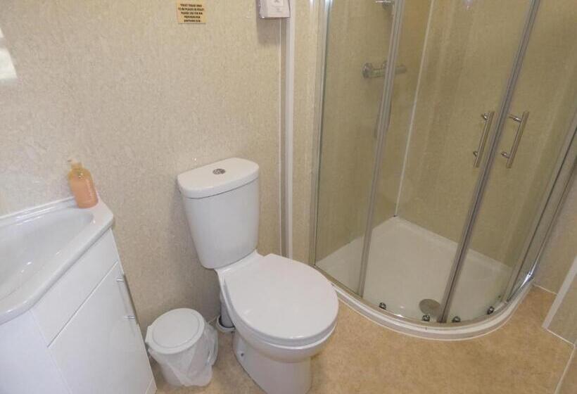 חדר סטנדרט, The Charlesworth