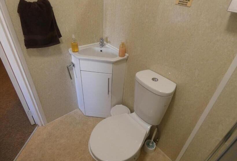 חדר סטנדרט, The Charlesworth