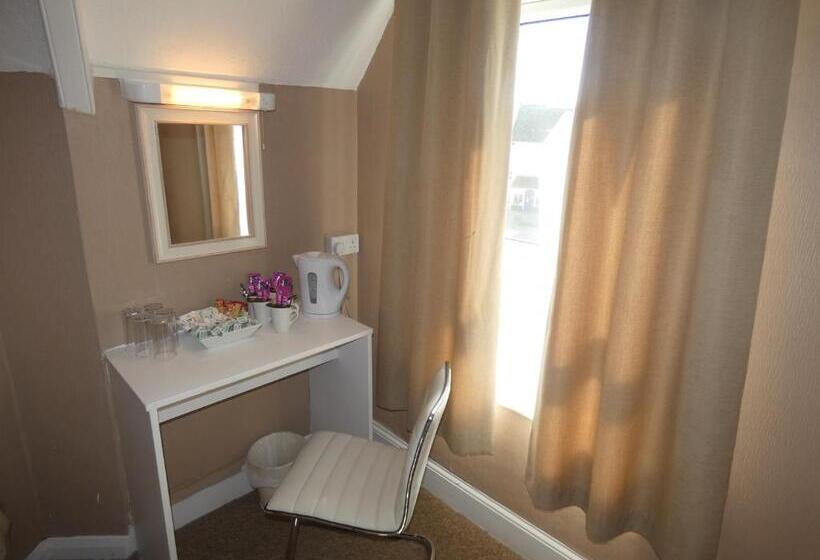 חדר משפחתי, The Charlesworth