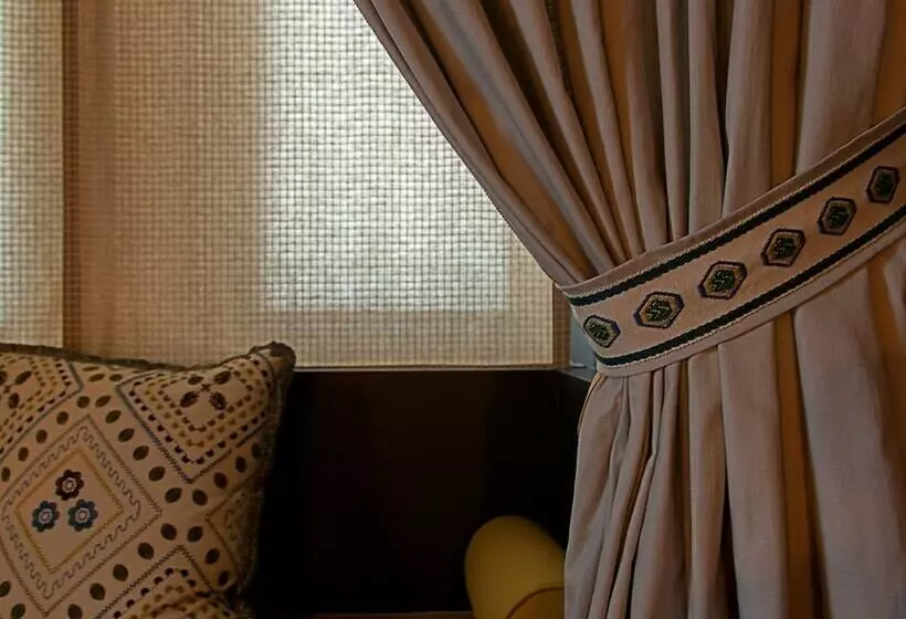 Quarto clássico, Valverde Lisboa Relais & Chateaux