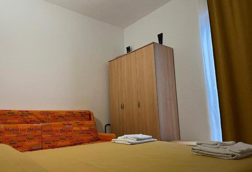 غرفة قياسية رباعية, Villa Costa