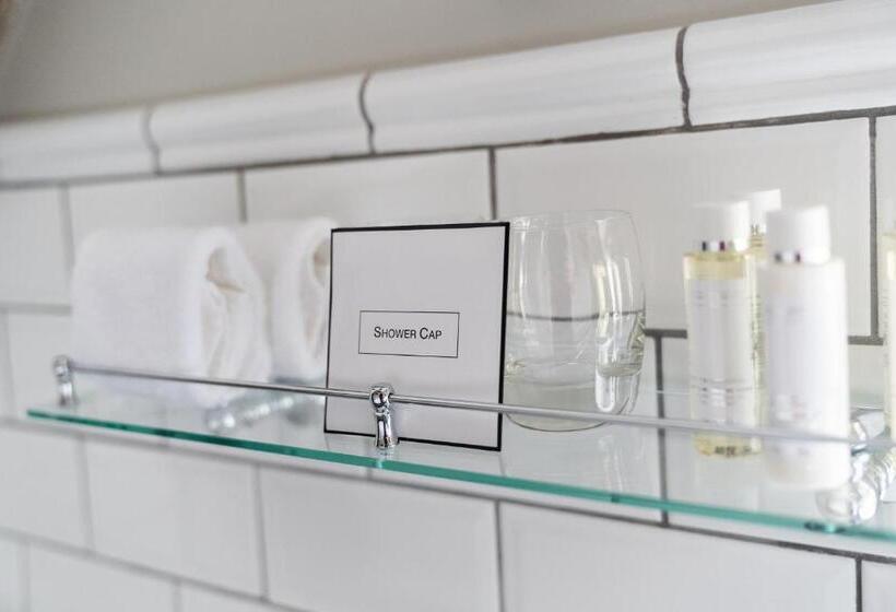 غرفة قياسية سرير كينج, Weston Hall