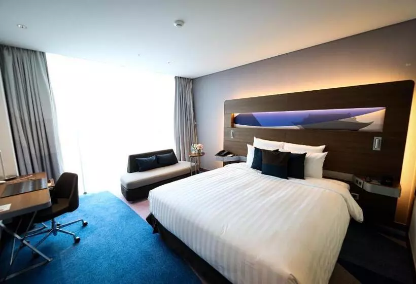 キングサイズベッドのエクゼクティブルーム, Novotel Ambassador Suwon
