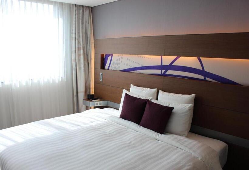 Номер Deluxe Кровать Кинг, Novotel Ambassador Suwon