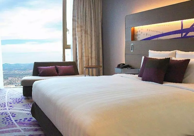 キングサイズベッドのデラックスルーム, Novotel Ambassador Suwon
