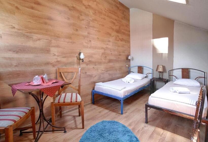 סוויטה דלוקס, Pensiunea Boema Ploiesti