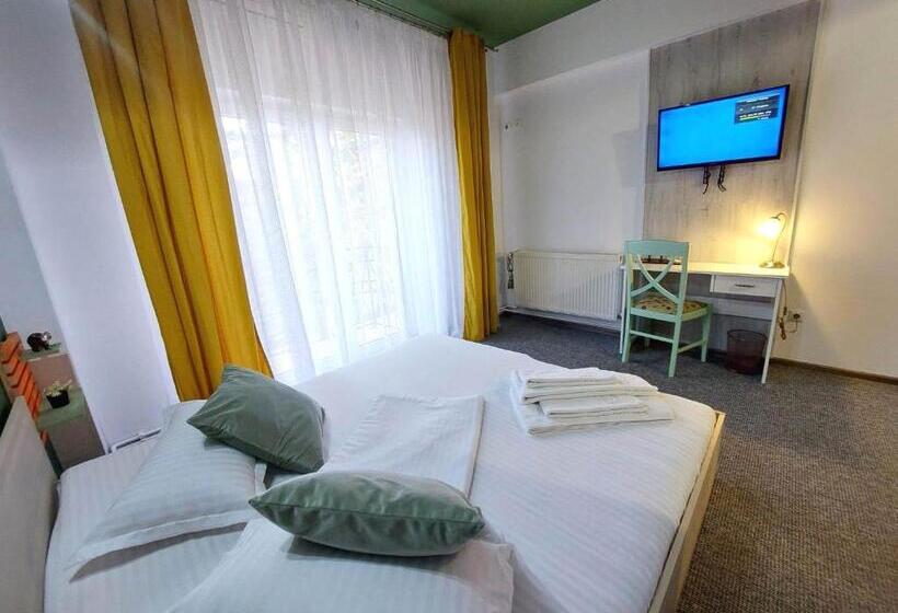 Номер Deluxe, Pensiunea Boema Ploiesti