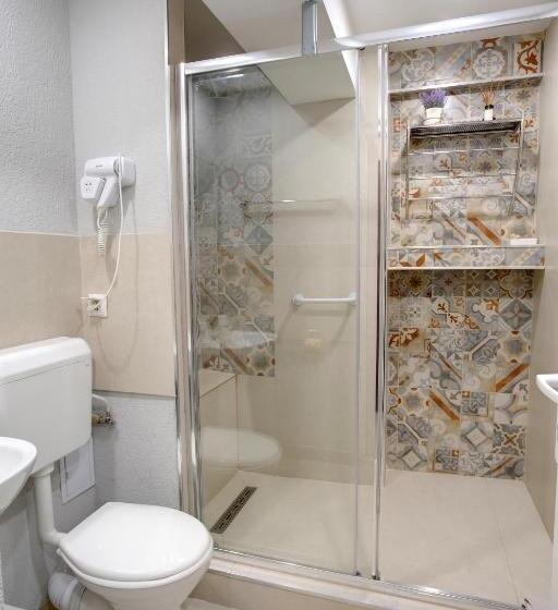 豪华房间, Pensiunea Boema Ploiesti