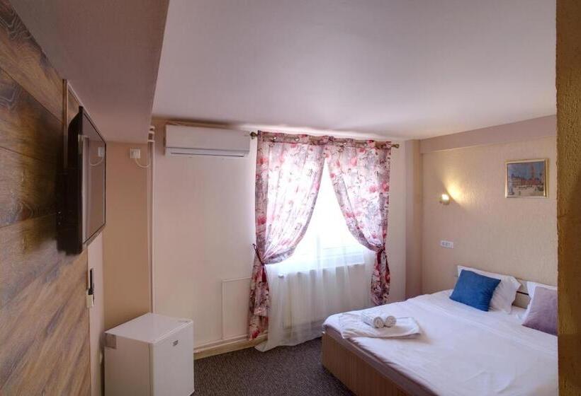 חדר דלוקס, Pensiunea Boema Ploiesti