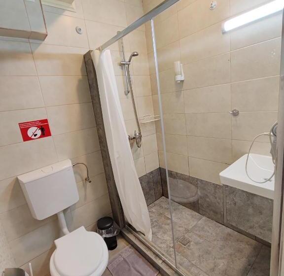 חדר דלוקס, Pensiunea Boema Ploiesti