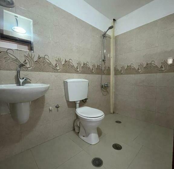 اتاق استاندارد, Alsharif Family